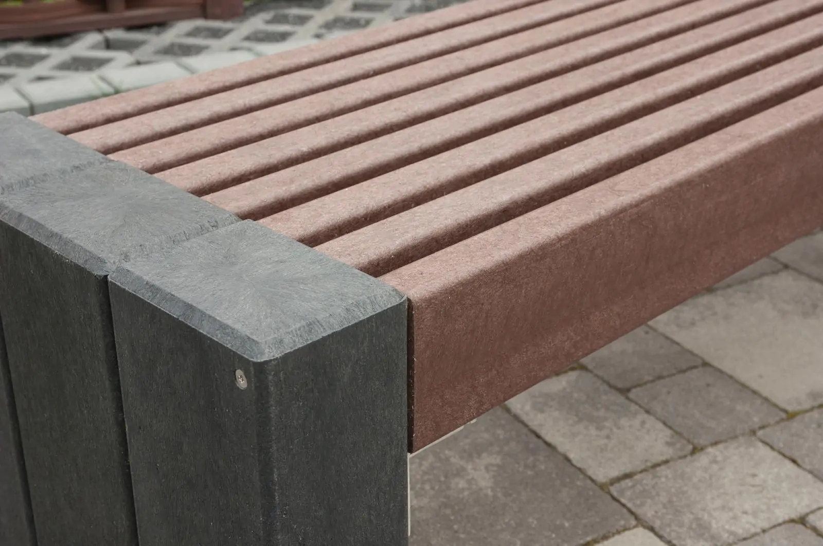 BANC HIGHLINE EN PLASTIQUE RECYCLE